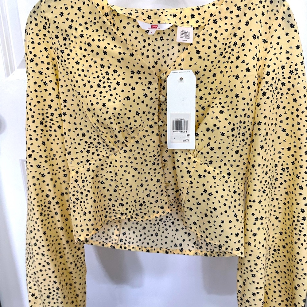 Levi’s crop top button down